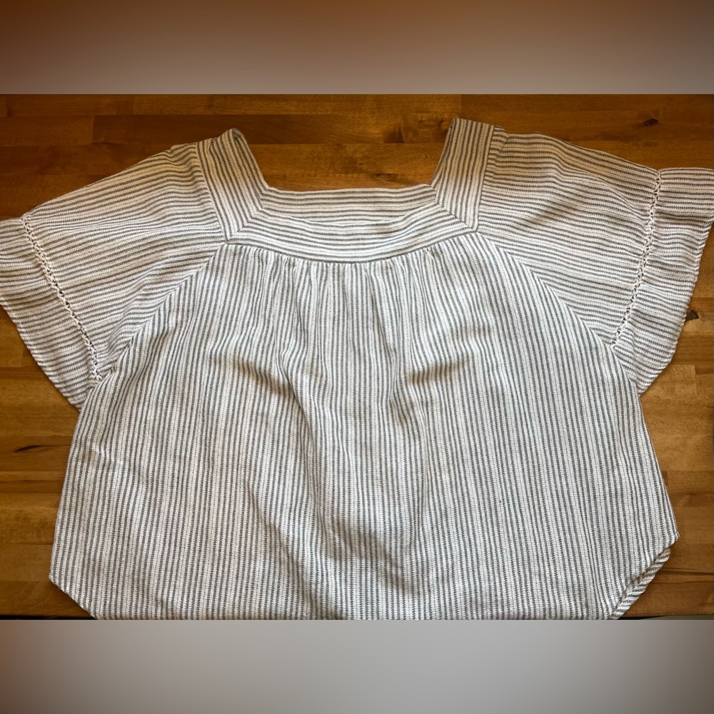 Universal Thread top. (Size L/XL)